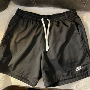 Nike shorts men’s size L